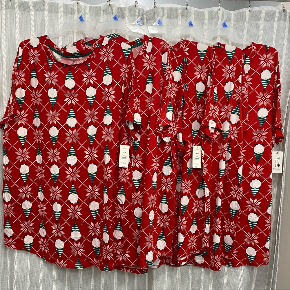 6 Pack Gnome Holiday Christmas‎ Sleep Shirt Gown with pockets- Size 2X / 3X NWT